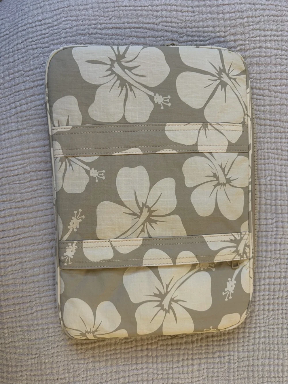 🌺NWOT ALOHA Collection Hana Hou Laptop Case